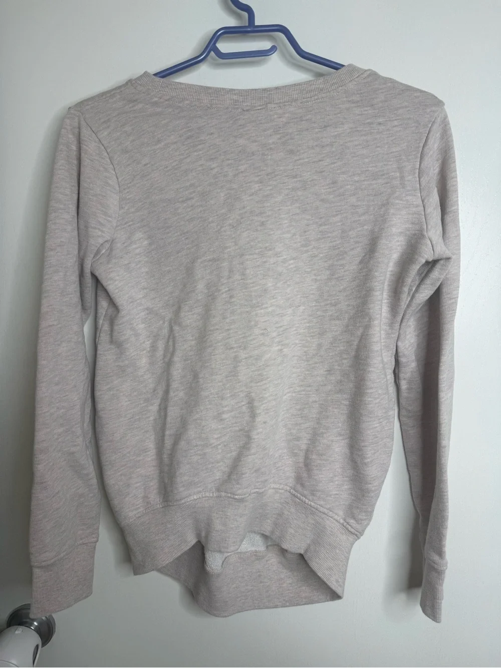 H&M Maternity Heathered Light Mauveish/Gray Sweatshirt with White Text - Picture 4 of 4